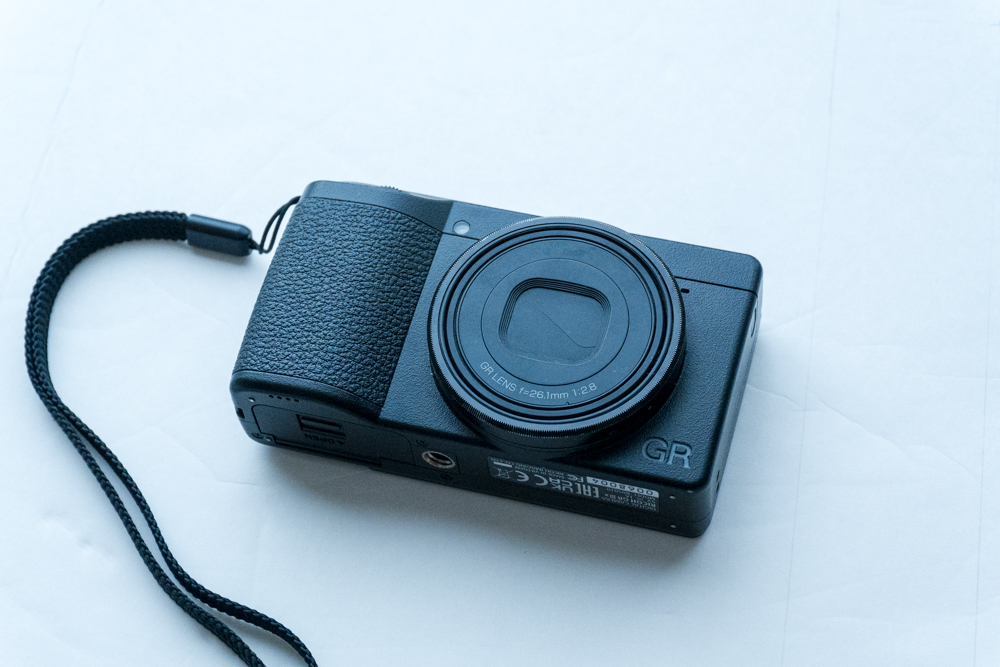 RICOH GR IIIxの正面画像